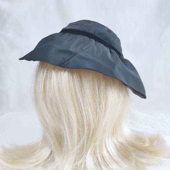 1920s Brimmed Cloche Hat w/ Faille Taffeta, Antique Hat Socialite Style Genuine - Picture 2 of 10